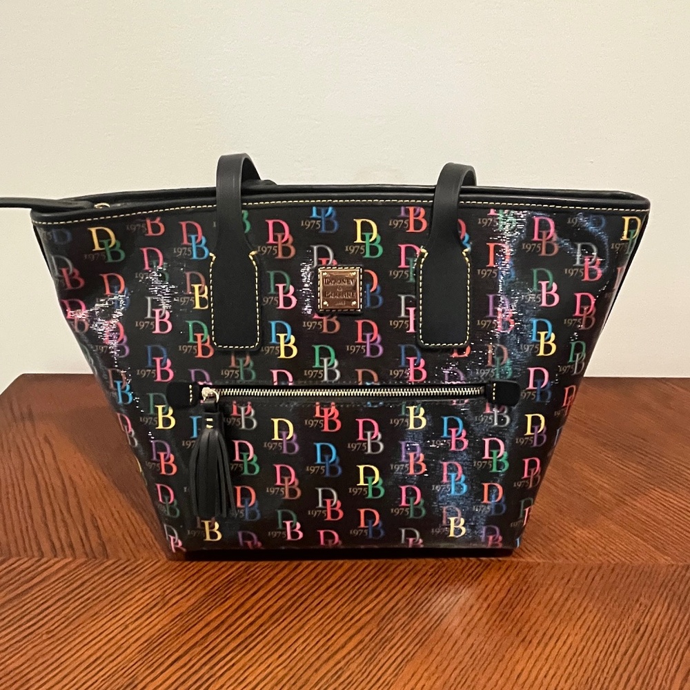 Dooney & Bourke DB75 Multi Charleston Shopper Tote - Black Black